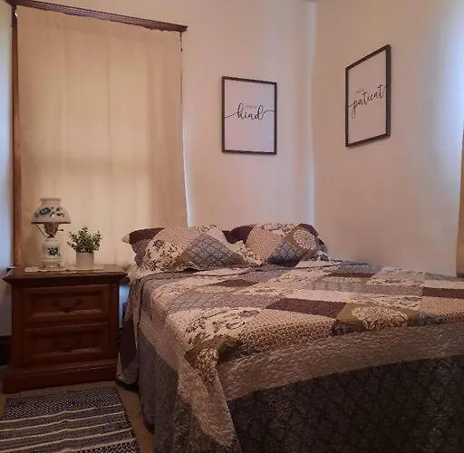 Holiday home Located 1 Mile From Downtown And Knox College Galesburg