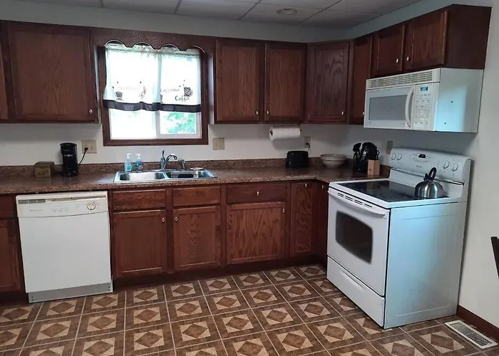 Located 1 Mile From Downtown And Knox College Holiday home