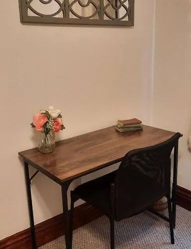 Located 1 Mile From Downtown And Knox College Holiday home Galesburg