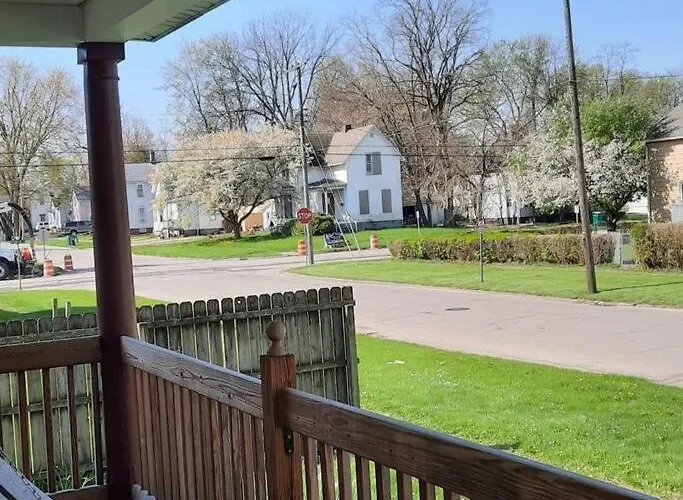Holiday home Located 1 Mile From Downtown And Knox College Galesburg