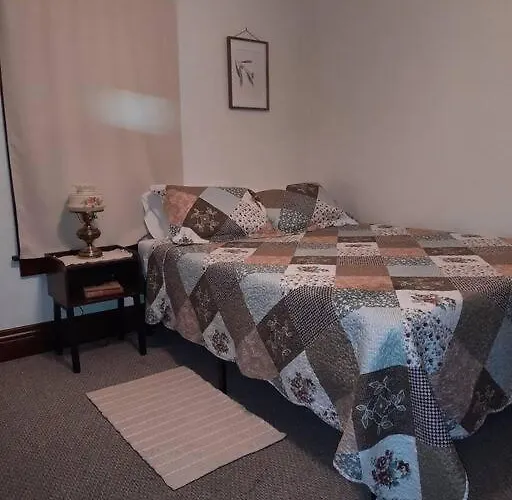 Located 1 Mile From Downtown And Knox College * Galesburg